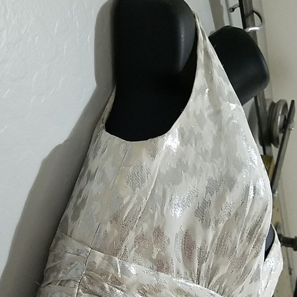 NWOT TRINA TURK CREAM SILK METALLIC SHIMMER  EVENT DRESS SIZE 2 NEW FAIRY WHIMSY - Picture 5 of 8